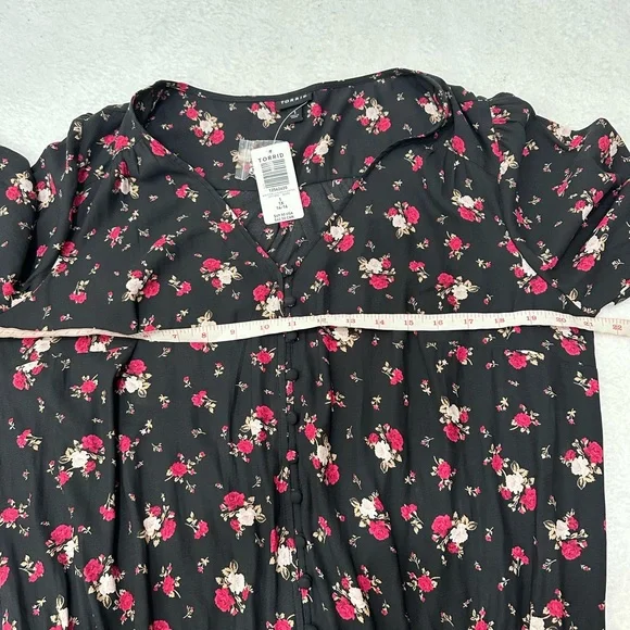 NWT Torrid Floral Silk Bodysuit - Picture 6 of 6